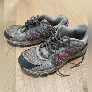 Women’s new balance shoes